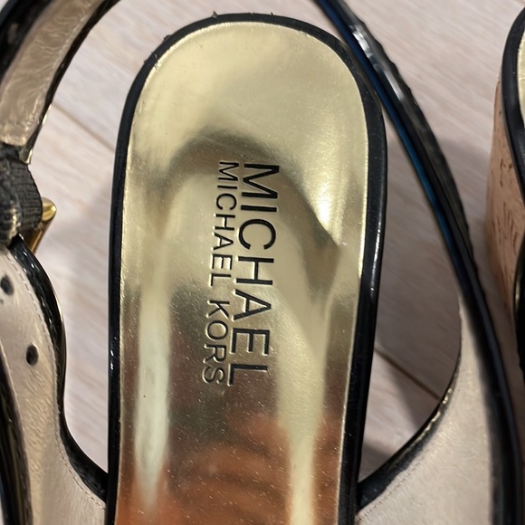 Michael Kors black patent & cork peep toe platforms.  Sz 8. Excellent condition. - Picture 3 of 8